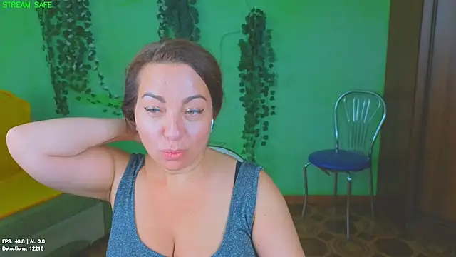 Snapshot of Zoe_Zephyr chatting on July 17, 6:31 am Zoe Zephyr online show from July 17, 6:31 am
