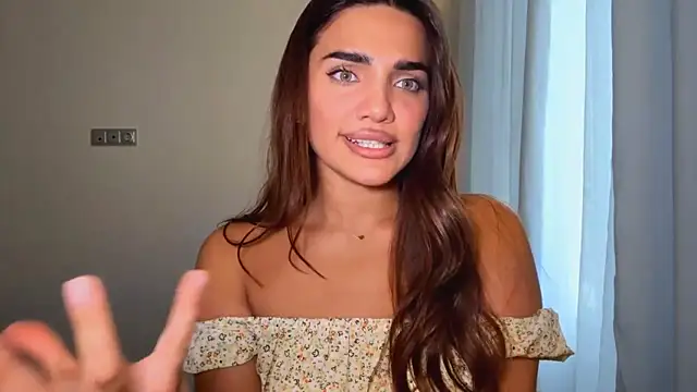 Snapshot of MelindaReny chatting on April 20, 1:14 pm MelindaReny online show from April 20, 1:14 pm
