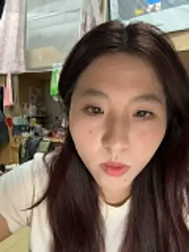 pinkouou online show from April 17, 5:27 pm