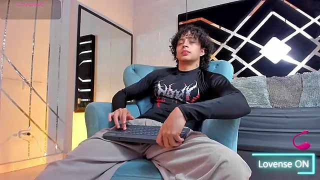 JayTaylorr online show from May 27, 11:29 am