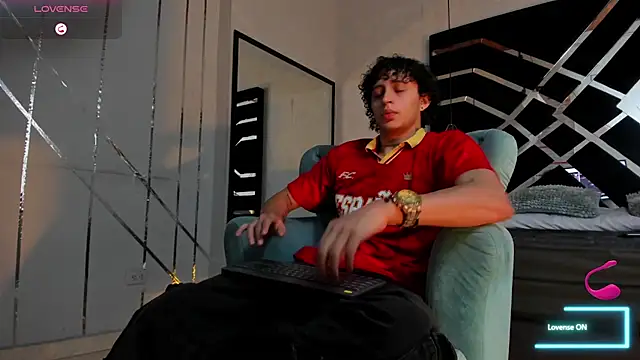 JayTaylorr online show from June 19, 11:36 am