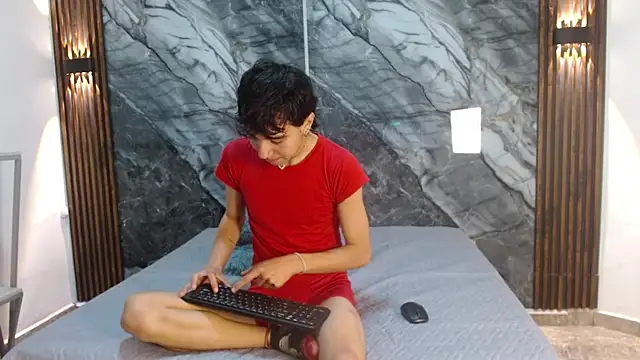 NoahWalker   online show from April 18, 11:14 am