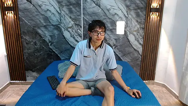 NoahWalker   online show from April 19, 11:09 am