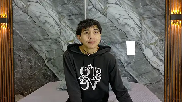 NoahWalker   online show from May 14, 11:17 am