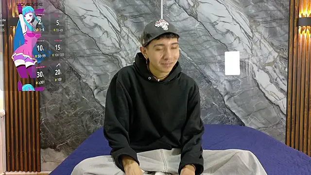 NoahWalker   online show from June 8, 11:10 am