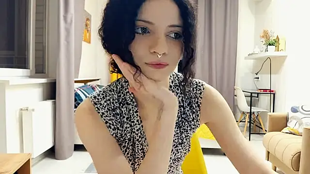 CinnamonCurl online show from May 10, 11:43 pm