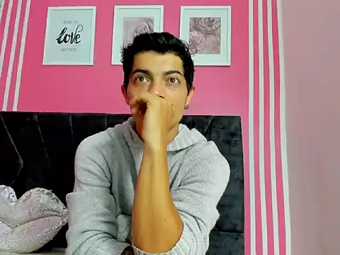 taylor Stele online show from April 17, 1:36 pm