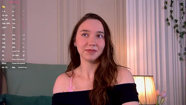 Snapshot of Suzaneey chatting on April 23, 7:27 pm Suzaneey online show from April 23, 7:27 pm