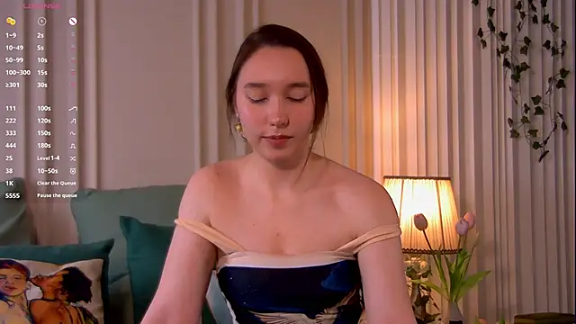 Snapshot of Suzaneey chatting on April 28, 6:57 pm Suzaneey online show from April 28, 6:57 pm