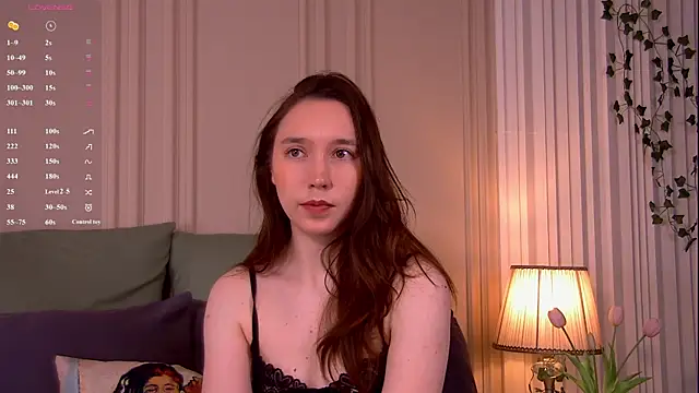 Snapshot of Suzaneey chatting on May 1, 6:23 pm Suzaneey online show from May 1, 6:23 pm