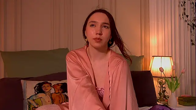 Snapshot of Suzaneey chatting on May 5, 6:49 pm Suzaneey online show from May 5, 6:49 pm
