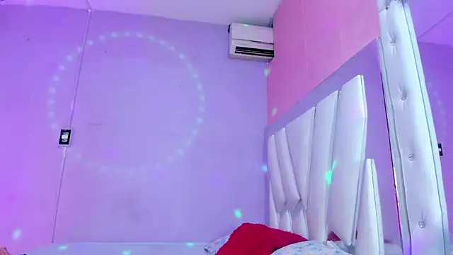 kiara sexyhot online show from July 4, 11:22 pm