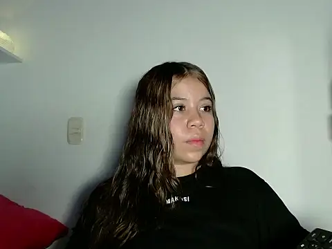 M1la 18 online show from May 4, 3:02 am