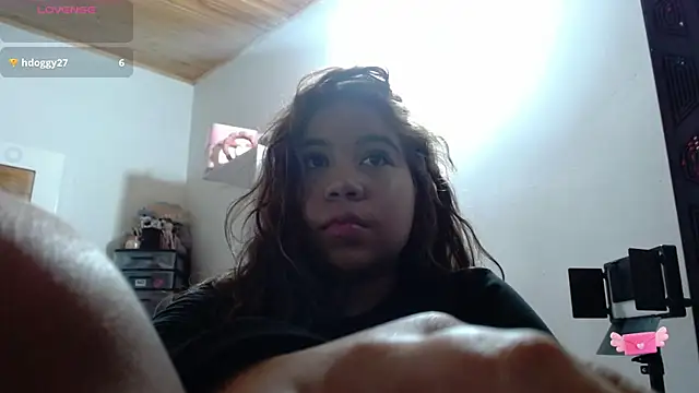 M1la 18 online show from May 19, 3:57 am