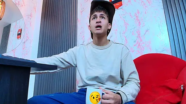 Snapshot of Axel_Romanov chatting on July 7, 1:59 pm Axel Romanov online show from July 7, 1:59 pm