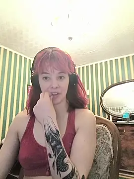 Snapshot of amberrrdolll_ chatting on April 19, 9:06 pm amberrrdolll online show from April 19, 9:06 pm