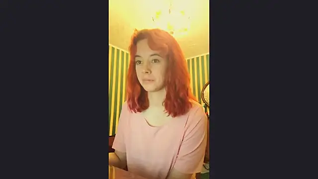 Snapshot of amberrrdolll_ chatting on May 4, 11:01 pm amberrrdolll online show from May 4, 11:01 pm
