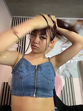 Snapshot of kira_ec chatting on June 15, 3:36 pm kira ec online show from June 15, 3:36 pm