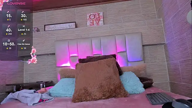 hott mature online show from July 9, 12:09 pm