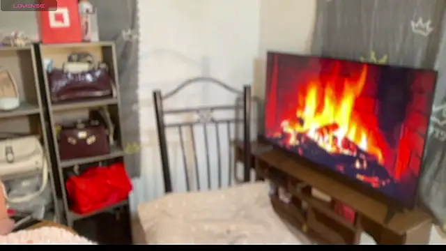 Snapshot of hannaBaby_lisyos11 chatting on May 16, 10:36 am hannaBaby lisyos11 online show from May 16, 10:36 am