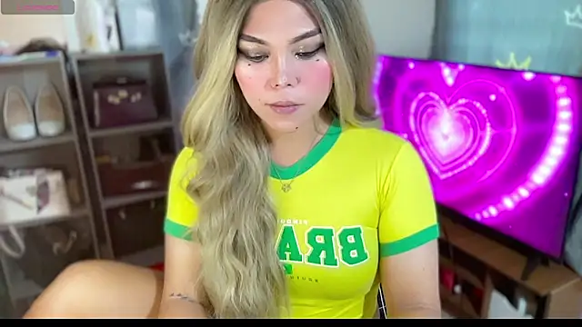Snapshot of hannaBaby_lisyos11 chatting on May 28, 4:43 am hannaBaby lisyos11 online show from May 28, 4:43 am