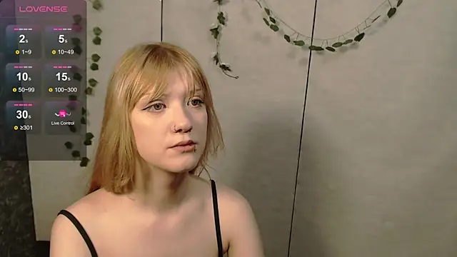 Lina Wi online show from April 30, 8:15 pm