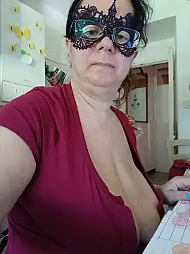 Snapshot of CasalingaEccitata chatting on July 7, 7:56 am CasalingaEccitata online show from July 7, 7:56 am