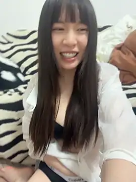 Snapshot of nide-baby chatting on May 26, 2:24 pm nide-baby online show from May 26, 2:24 pm