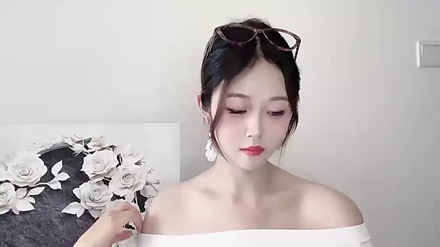 KiKi-011 online show from May 19, 7:04 am