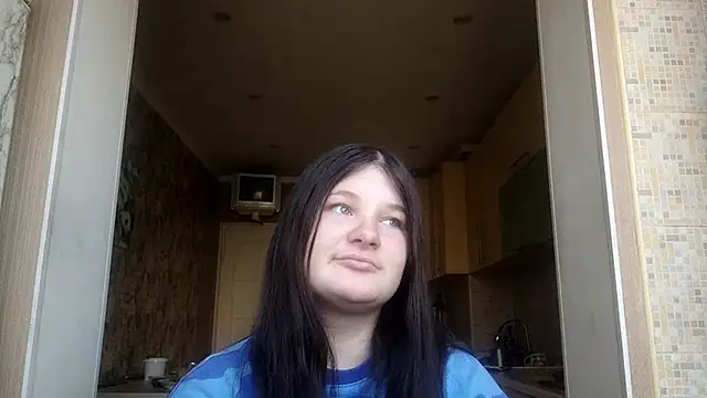 BeatriceMolands online show from April 18, 7:45 am