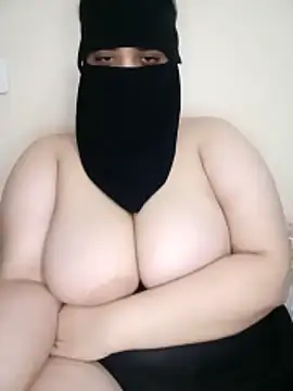 Snapshot of Meryem_sexyy chatting on June 16, 8:33 pm Meryem sexyy online show from June 16, 8:33 pm