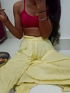 Snapshot of Riya_rani7 chatting on April 20, 11:39 pm Riya rani7 online show from April 20, 11:39 pm