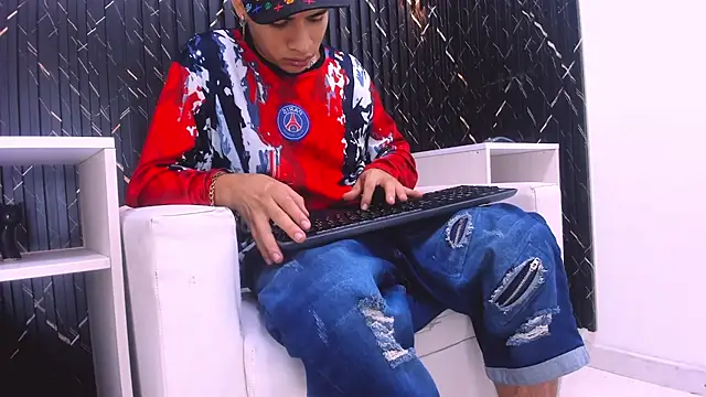 Snapshot of Lian_Jacob chatting on May 29, 7:23 pm Lian Jacob online show from May 29, 7:23 pm