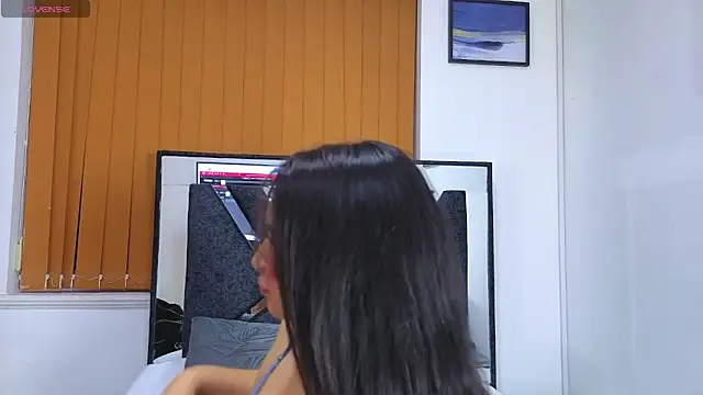 Snapshot of sofiagregorie chatting on April 30, 11:38 am sofiagregorie online show from April 30, 11:38 am