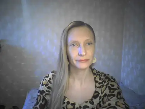 LunaBelle8 online show from April 27, 5:11 pm