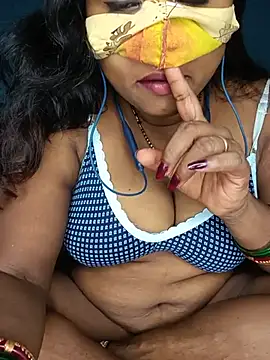 Snapshot of Hotty-Kobita-Vabi chatting on July 18, 5:50 pm Hotty-Kobita-Vabi online show from July 18, 5:50 pm