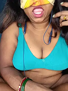 Snapshot of Hotty-Kobita-Vabi chatting on July 28, 2:40 am Hotty-Kobita-Vabi online show from July 28, 2:40 am