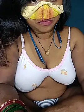 Snapshot of Hotty-Kobita-Vabi chatting on August 2, 5:11 pm Hotty-Kobita-Vabi online show from August 2, 5:11 pm