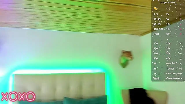 Snapshot of _sasha_miller_ chatting on May 6, 12:32 pm sasha miller online show from May 6, 12:32 pm