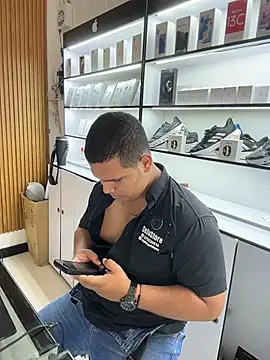 Patricio 02 online show from May 11, 4:04 pm