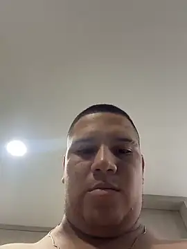 Patricio 02 online show from May 17, 3:59 am