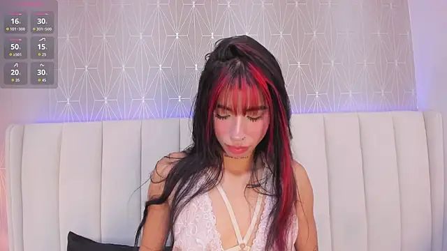 Tori Gaviria online show from May 26, 12:12 pm