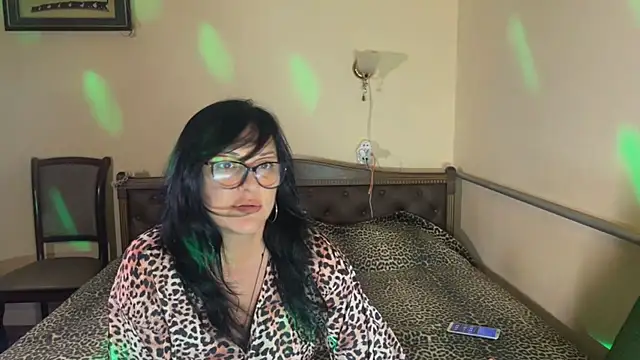 Snapshot of OxiLovex chatting on July 18, 8:56 pm OxiLovex online show from July 18, 8:56 pm