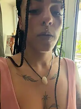 SweetPetiteNoir online show from June 18, 2:10 pm