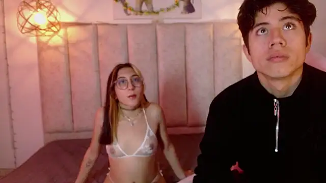 mrandmrsvixencs online show from May 30, 2:47 pm