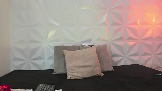 lucy rouse1 online show from May 22, 5:03 am