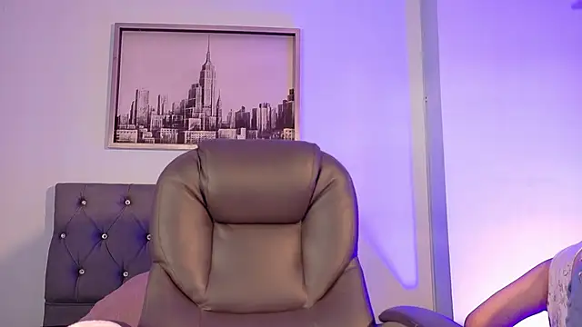 Maggiee 1 online show from April 25, 5:21 pm