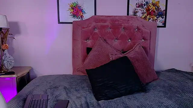 Maggiee 1 online show from May 29, 7:23 pm