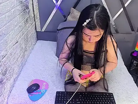 julietaflame online show from May 7, 1:38 pm