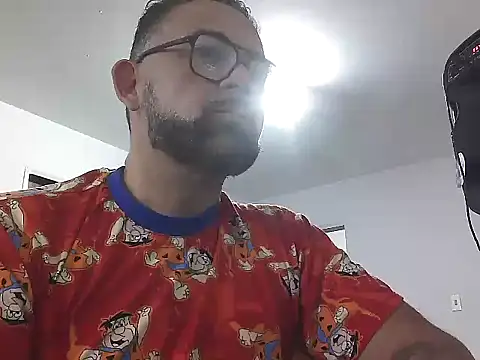 Snapshot of CarlossexVen chatting on April 24, 9:28 pm CarlossexVen online show from April 24, 9:28 pm